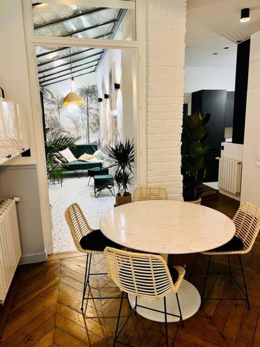 Luxury 2br, 300m From Eiffel Tower & Rue Cler Area Apartment